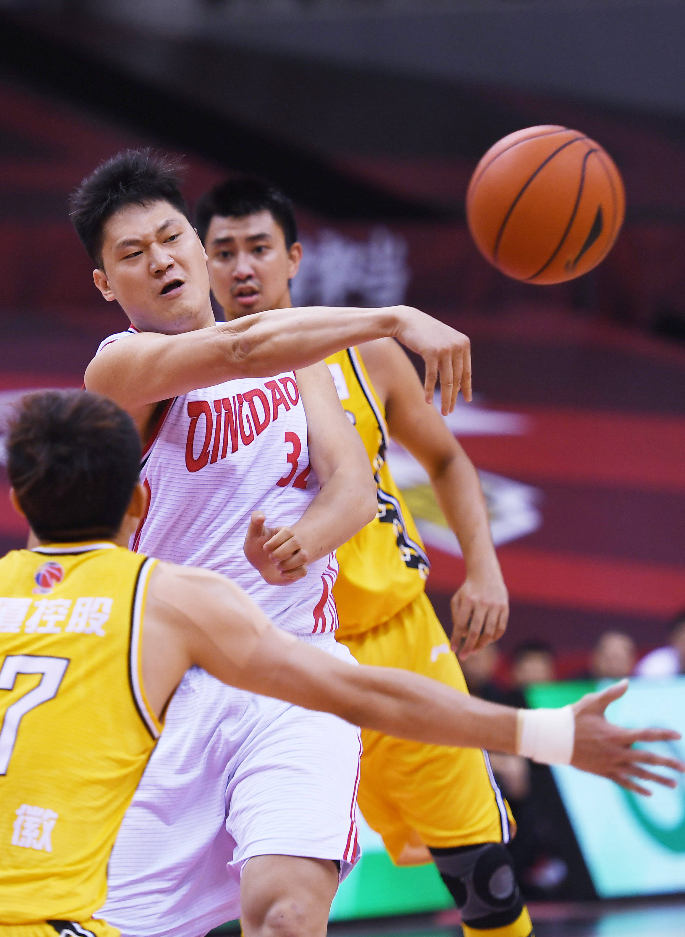 包含武汉三镇今夜复出首秀；志在CBA常规赛名次提升；压力陡增；心理建设被强调的词条